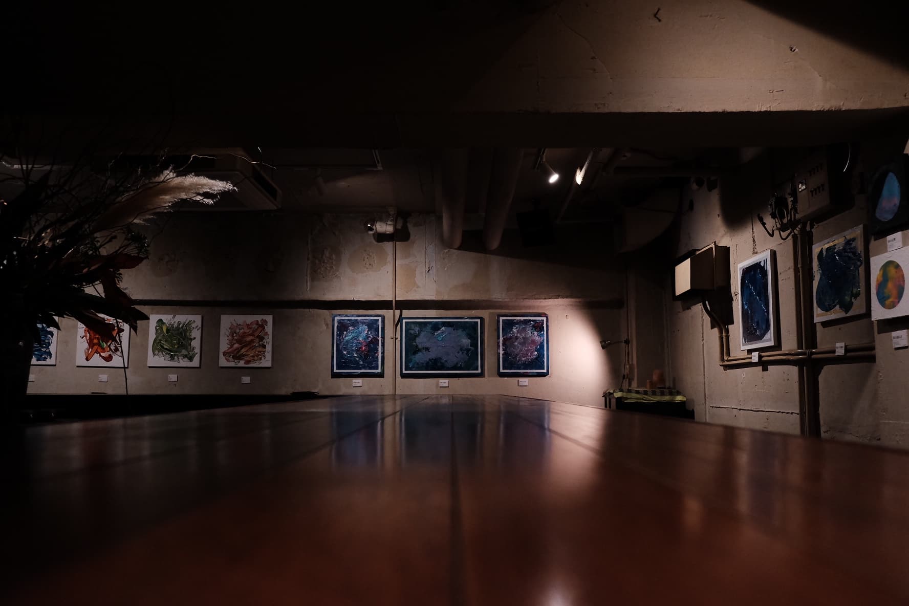 大阪 カバーナ の展示風景
